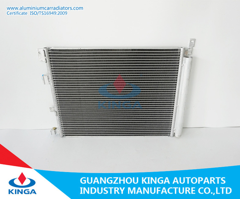 China Condensador auto de enfriamiento de Nissan del funcionamiento de la altura, condensador automotriz proveedor