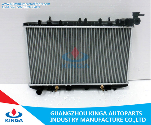 China OEM SOLEADO 1994 - 1996 del radiador B14 de Nissan 21460-58Y00/0M001/0M501 proveedor