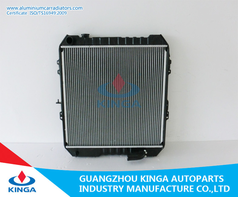 CHINA Radiadores de aluminio Toyota HILUX 2.4D16400 - TA del coche de las piezas del motor proveedor