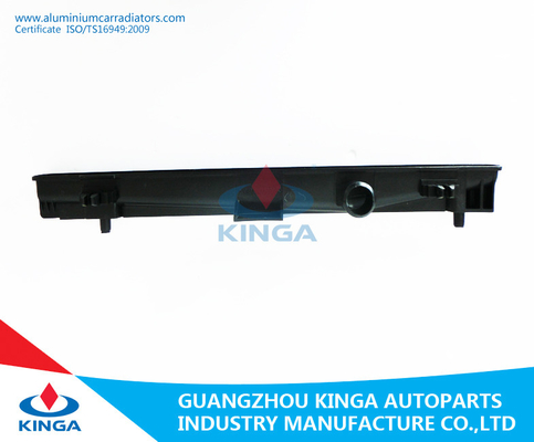 China El tanque material del radiador PA66 del coche de las piezas de automóvil para TOYOTA VITZ'05 NCP95/NCP105 EN proveedor