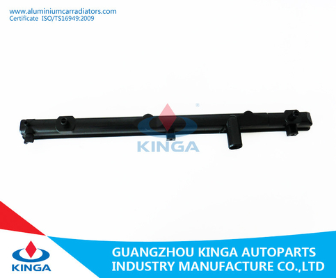 China El tanque plástico del radiador automotriz para AE110 de Toyota Corolla 92 - 01 proveedor