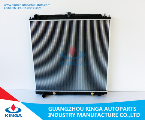 China Ajustes de aluminio del radiador para el recambio auto de NISSAN NAVARA'05-AT proveedor