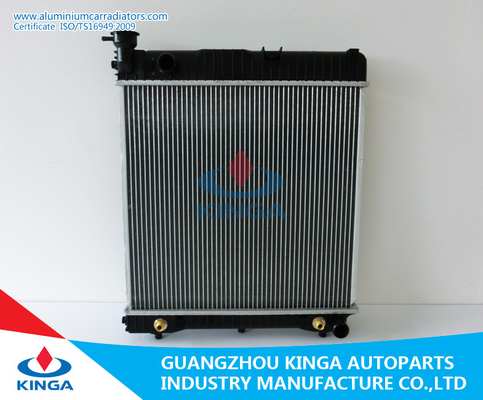 China Año 68 - 77 del radiador del automóvil 207D/209D/307D del Benz de Mercedes proveedor