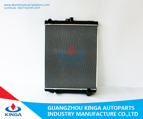 China Reemplazo clásico del radiador del coche de Toyota Landcruiser con la base de aluminio proveedor