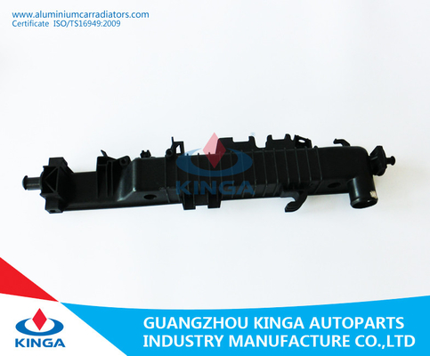 China Clase W164 06 de Gl del Benz EN la reparación durable del tanque del radiador del tanque plástico del radiador proveedor