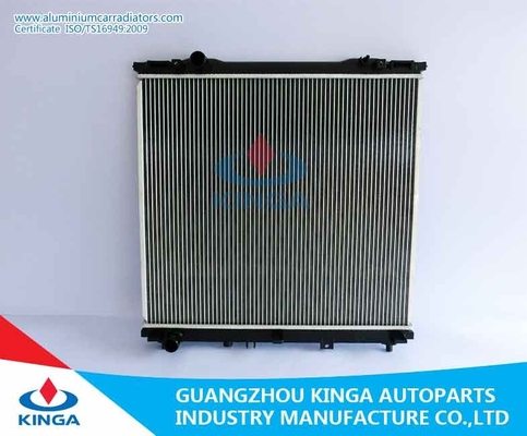 China TA del radiador SORENTO 3.5L V6 de plata '03-06 de Herformance Hyundai del color alto proveedor