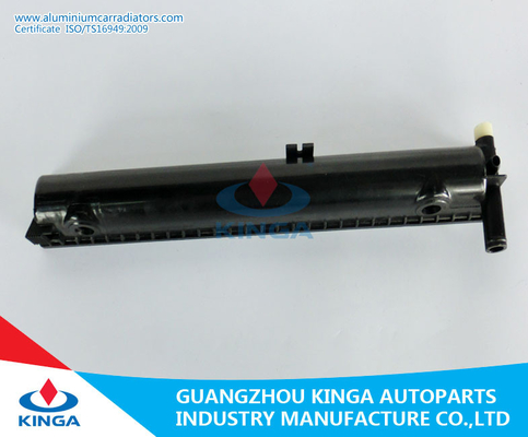 China Benz W124/230E'84-93 EN la reparación plástica 124 del radiador del tanque 500 2803/9003 proveedor
