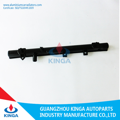 China Reparación plástica PREMACY '02 del radiador del tanque del tanque del radiador del coche del OEM FP85-15-200A - PLM proveedor