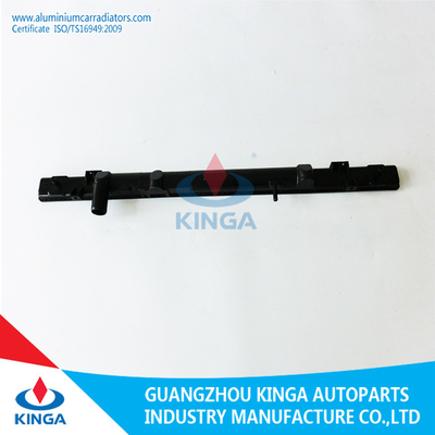 China El tanque plástico del radiador de la TA de MAZDA 6/STENZA '05 encima de la cubierta del radiador del tanque proveedor