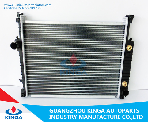 China Radiadores de aluminio 3E36/325TD'90-99 para BMW, radiador de encargo del coche del funcionamiento del coche proveedor