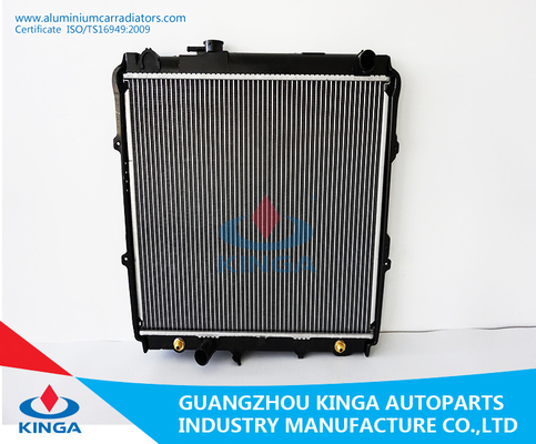China RECOGIDA de HILUX EN el reemplazo del radiador de TOYOTA, compitiendo con el radiador de aluminio proveedor