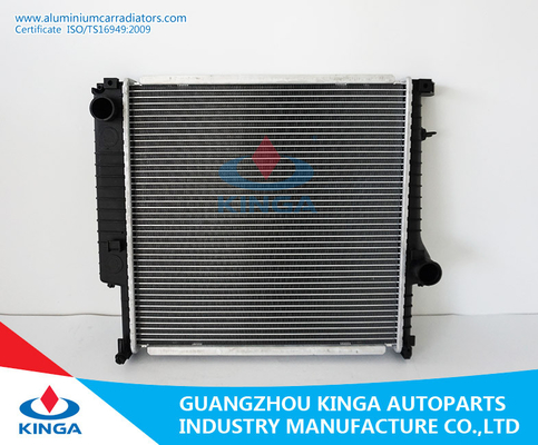 China Reemplazo del radiador del cambiador de calor del sistema de enfriamiento para BMW 320I/la TA de 325I'87-00 E30 proveedor