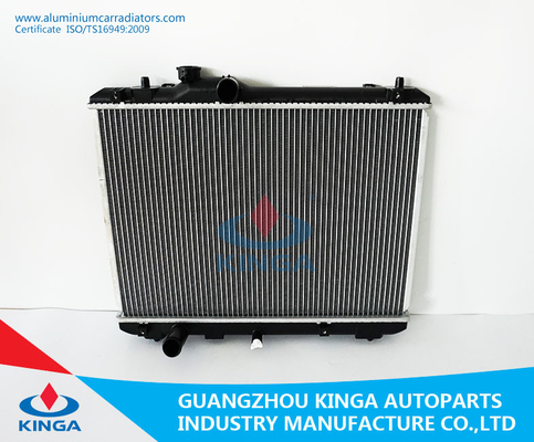China Radiador de aluminio y plástico del vehículo para OEM 17700-63J00 de Suzuki SWIFT'05 proveedor