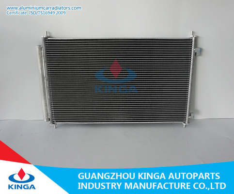 China Condensador original de la CA del coche de la base de aluminio de Mazda 8 (13-) en alto rendimiento proveedor