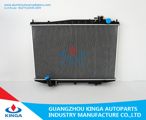 China DIESEL de aluminio de encargo de la RECOGIDA de NISSAN de los radiadores del motor automotriz proveedor
