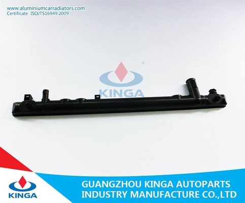 China Piezas del tanque del radiador, el tanque Toyota Crown'98-00 JZS155 del líquido refrigerador para el radiador auto proveedor