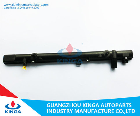 China El tanque del radiador del coche/el tanque de agua inferior plástico para OEM 19010-P8C-A01 del ACUERDO de HONDA 1998-2002 proveedor