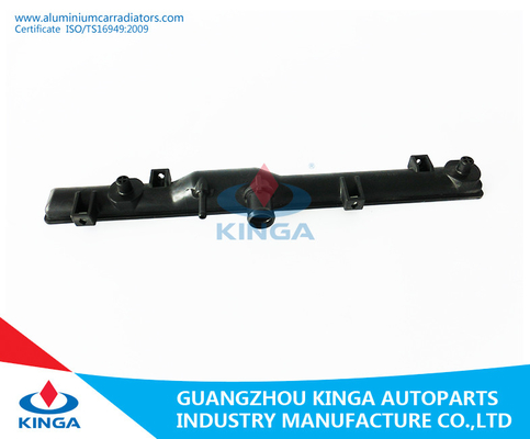 China El tanque superior de radiador de enfriamiento para Suzuki SX-4 (diesel) ‘05-Mt en buena calidad proveedor