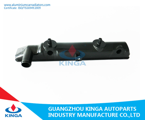 China El tanque de agua plástico para el radiador auto parte el alto III de Suzuki 1,0 1994 2002 EN proveedor