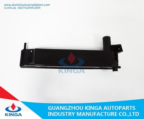 China El OEM plástico 16400-5B740 de la reparación del tanque del radiador de la TA) LZH104 DIESEL de HIACE (dejó el tanque proveedor