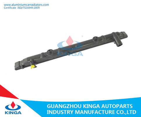 China El tanque plástico del radiador del OEM para el tanque de la parte inferior del radiador de Toyota Cressida'95-96 S/R/YX80 Mt proveedor