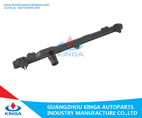 China Toyota Crown'06 UZS186 EN el reemplazo plástico del tanque del radiador del coche del radiador proveedor
