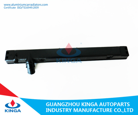 CHINA LANDCRUISER'09 UZJ200 EN EL OEM plástico de la reparación del tanque del radiador 16400-53081 proveedor
