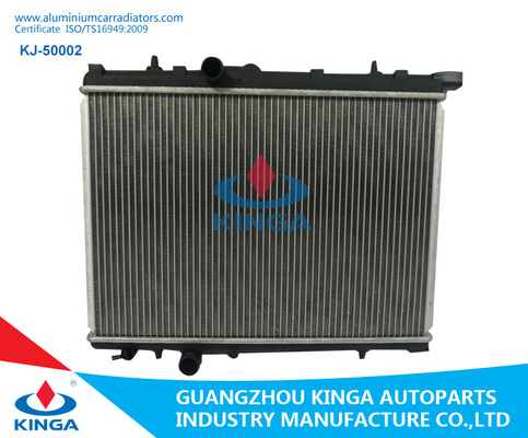 China 16 radiadores de aluminio del coche del grueso de la base de /22/26 milímetro para Peugeot 206 Mt proveedor