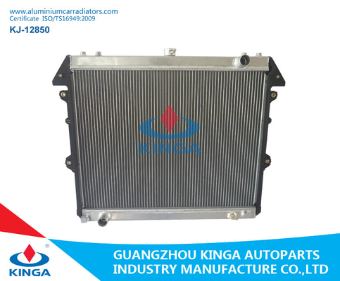 China Color plata de aluminio profesional 16400-OC180/OC200/OC220 de los radiadores del coche proveedor