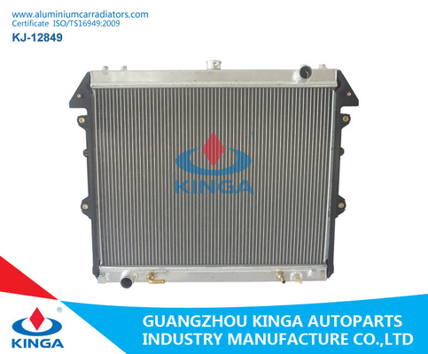 China OEM material de aluminio 16400-OC140/OC210 del radiador de TOYOTA HILUX VIGO proveedor