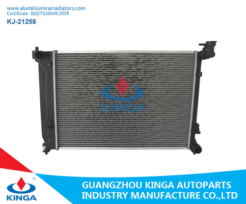 China A / Radiador de enfriamiento de aluminio de C Hyundai para OEM 25310-C2000 de la sonata proveedor