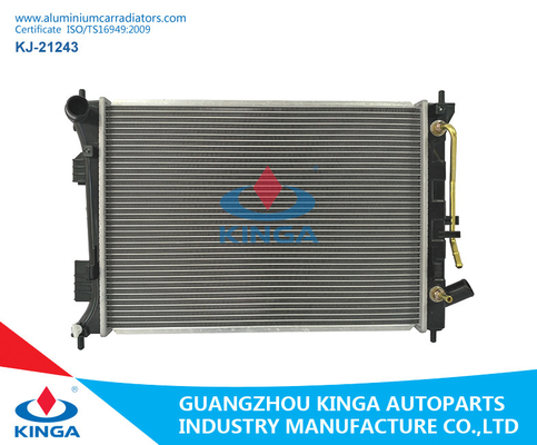 China Aluminio 2013 de las piezas de automóvil de KIA K3 que suelda a OEM 25310-B5100 del radiador de Hyundai proveedor
