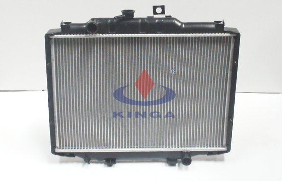 China DELICA 1996, 1997, 1998, 1999 radiadores de Mitsubishi, radiador de encargo del automóvil proveedor