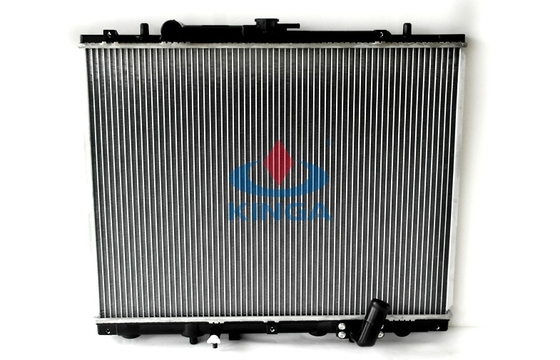 China DEPORTE de MONTERO motor del radiador de 97 - de 04 Mitsubishi que refresca a OEM MR258668/MR258669 proveedor