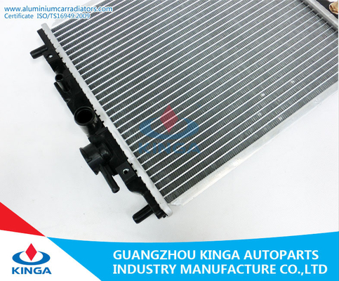 Radiador elegante del arrabio de los radiadores L200/L300/L500/EF-90-98 de DAIHATSU MIRAL proveedor