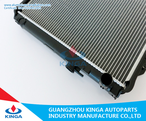 Radiadores de aluminio autos del coche de las piezas del motor para la TA de la RECOGIDA de Toyota HILUX proveedor