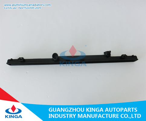 El tanque plástico Toyota Camry del radiador de la reparación automotriz del agua 1992-96 SXV10 proveedor