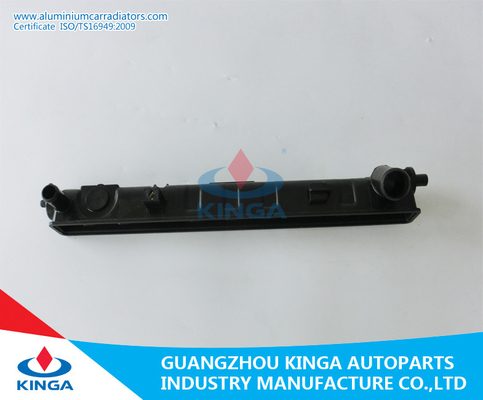 El tanque plástico MPV GF - TA 2000-2003 de LWEW del mercado del radiador derecho de Mazda proveedor