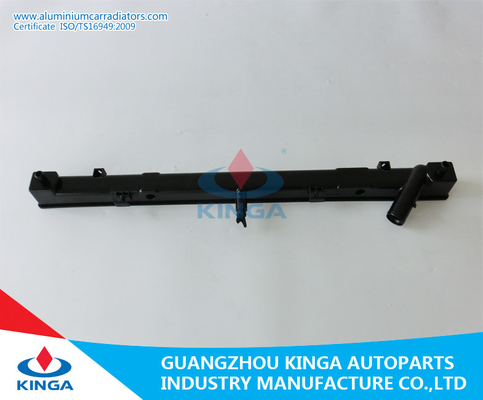 Reemplazo plástico Mazda 6 2010 del tanque de enfriamiento del radiador eficiente del agua EN proveedor