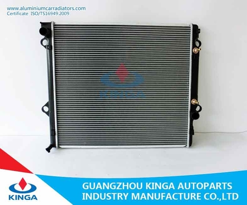 OEM automotriz 16400 de Toyota KZJ120 1KZT de los radiadores de las piezas del motor del tanque de agua del coche 67310 proveedor