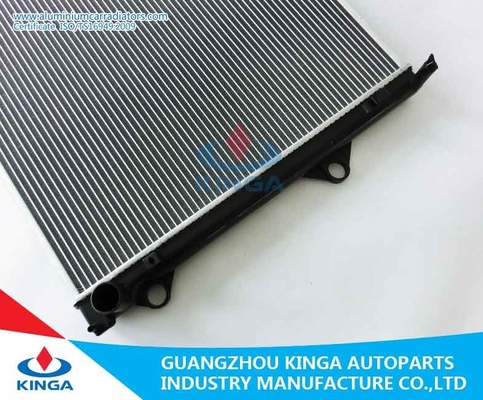 OEM automotriz 16400 de Toyota KZJ120 1KZT de los radiadores de las piezas del motor del tanque de agua del coche 67310 proveedor