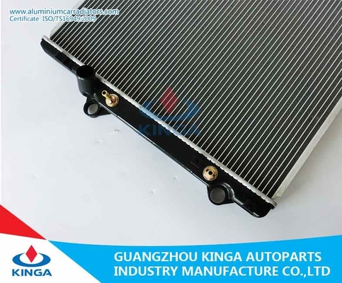 OEM automotriz 16400 de Toyota KZJ120 1KZT de los radiadores de las piezas del motor del tanque de agua del coche 67310 proveedor