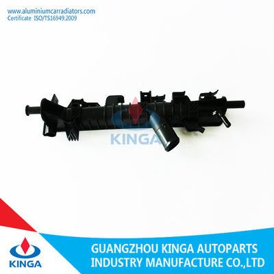 MAZDA 3' 06 - los tanques plásticos izquierdos autos para la colocación, OEM Z602-15-200C del radiador de la TA proveedor