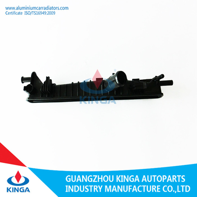 MAZDA 3' 06 - los tanques plásticos izquierdos autos para la colocación, OEM Z602-15-200C del radiador de la TA proveedor