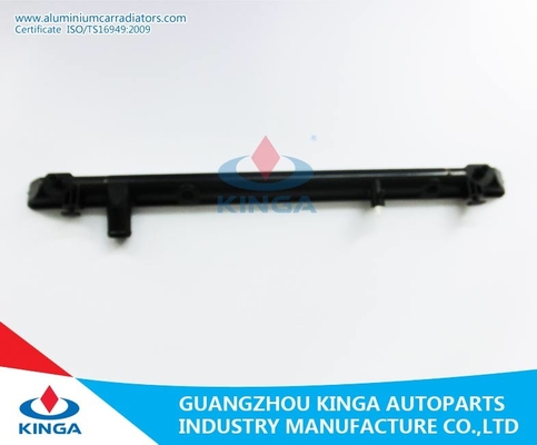 El tanque auto plástico de la parte inferior del radiador del coche de agua de las piezas de automóvil excelentes del tanque proveedor