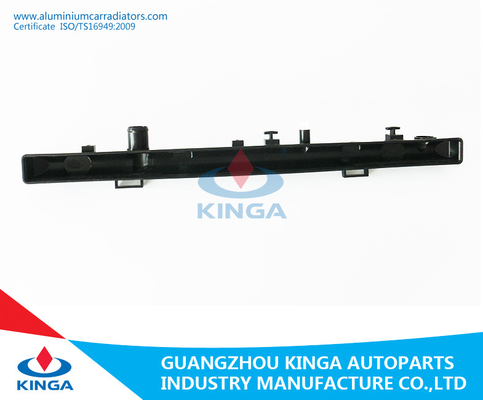 El OEM 17700-80J10 Suzuki SX4'06 en el tanque plástico del extremo del radiador/el tanque del radiador parte proveedor