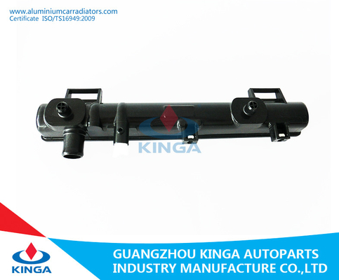 El tanque plástico del radiador PA66 para los recambios del coche durable de SUZUKI ALTO'02- 1.1i proveedor