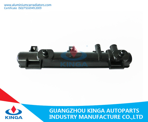 El tanque plástico del radiador PA66 para los recambios del coche durable de SUZUKI ALTO'02- 1.1i proveedor