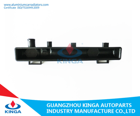 El tanque plástico del radiador PA66 para los recambios del coche durable de SUZUKI ALTO'02- 1.1i proveedor