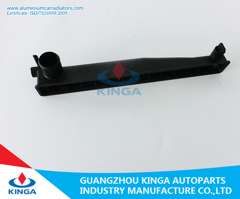 El tanque plástico del radiador para OEM 45199-AA180 del material PA66 de LEGACY'90-91 BC5 proveedor